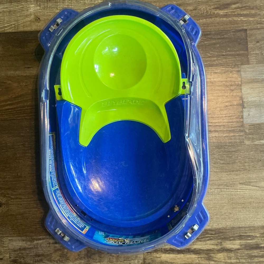 Beyblade Burst Rise Battle Arena Stadium - Blue w/Green Attachment